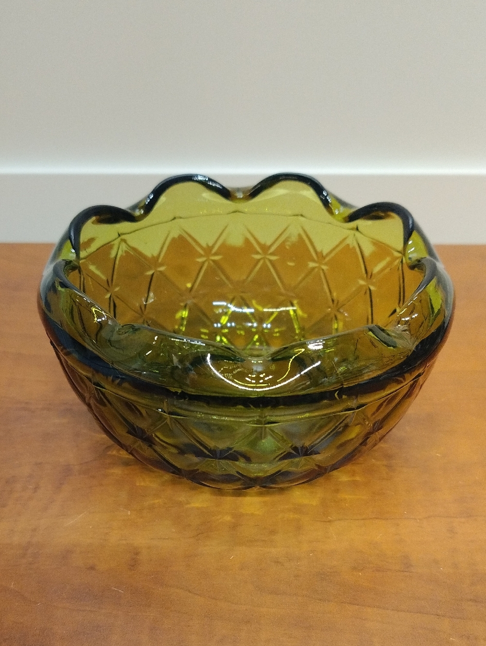 Vintage Indiana Glass Co  Avocado Green Quilted Diamond Ruffled Bowl Glass